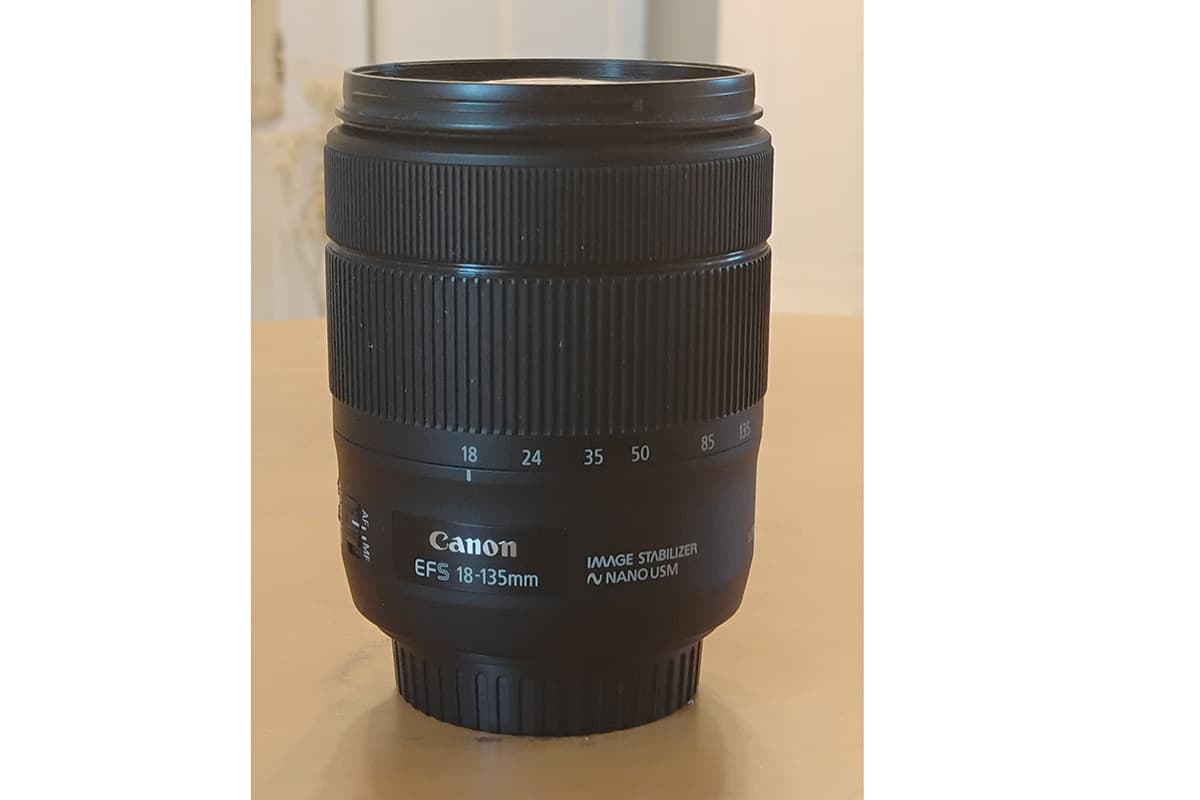 Canon EF-S 18-135/3,5-5,6 IS Nano USM