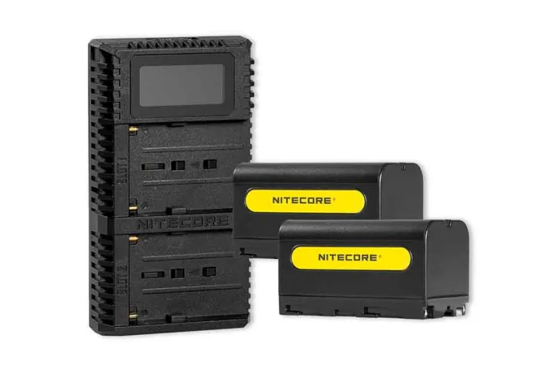 Nitecore NP-F Pro Kit (2 kpl, 5200 mAh) – akut ja laturi